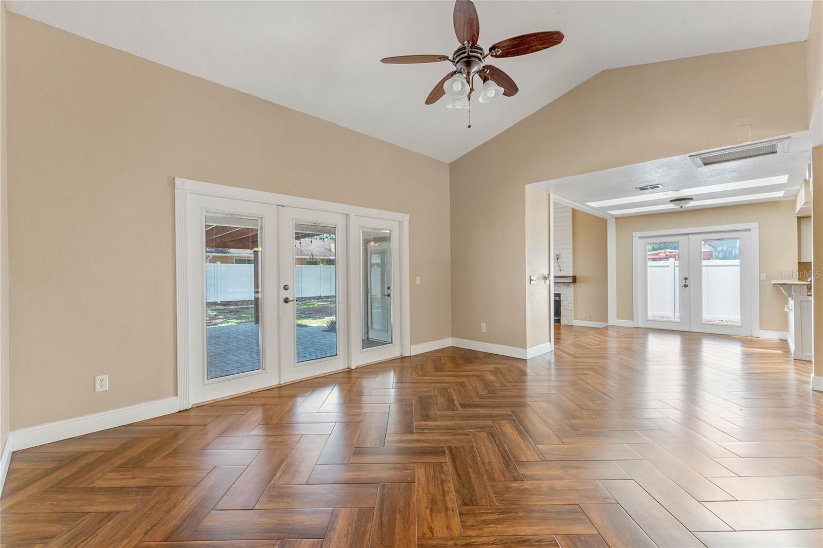 GREENWOOD LAKES - Residential