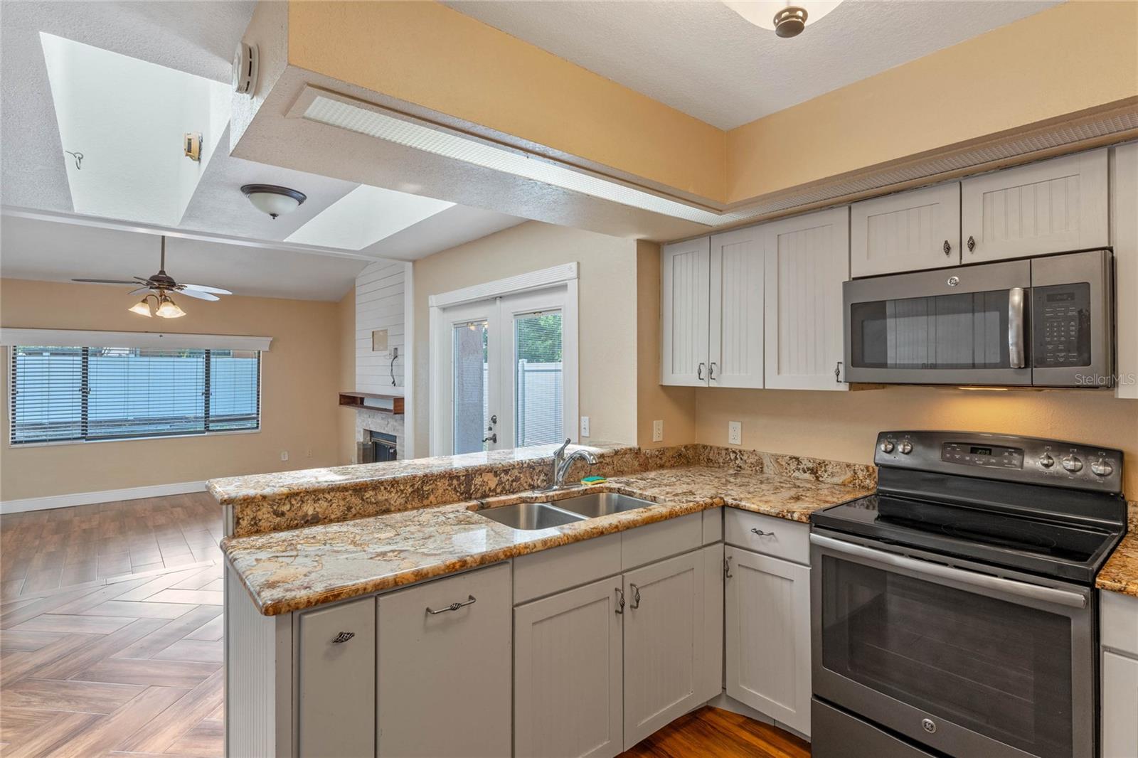 GREENWOOD LAKES - Residential