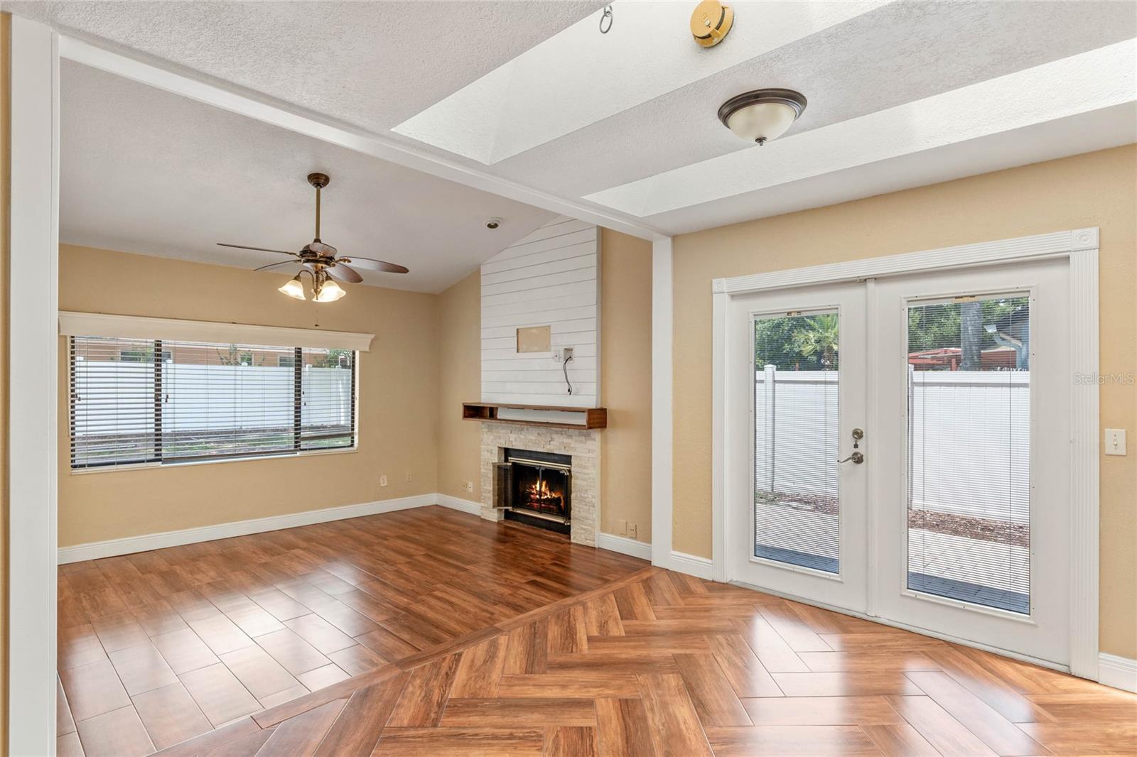 GREENWOOD LAKES - Residential