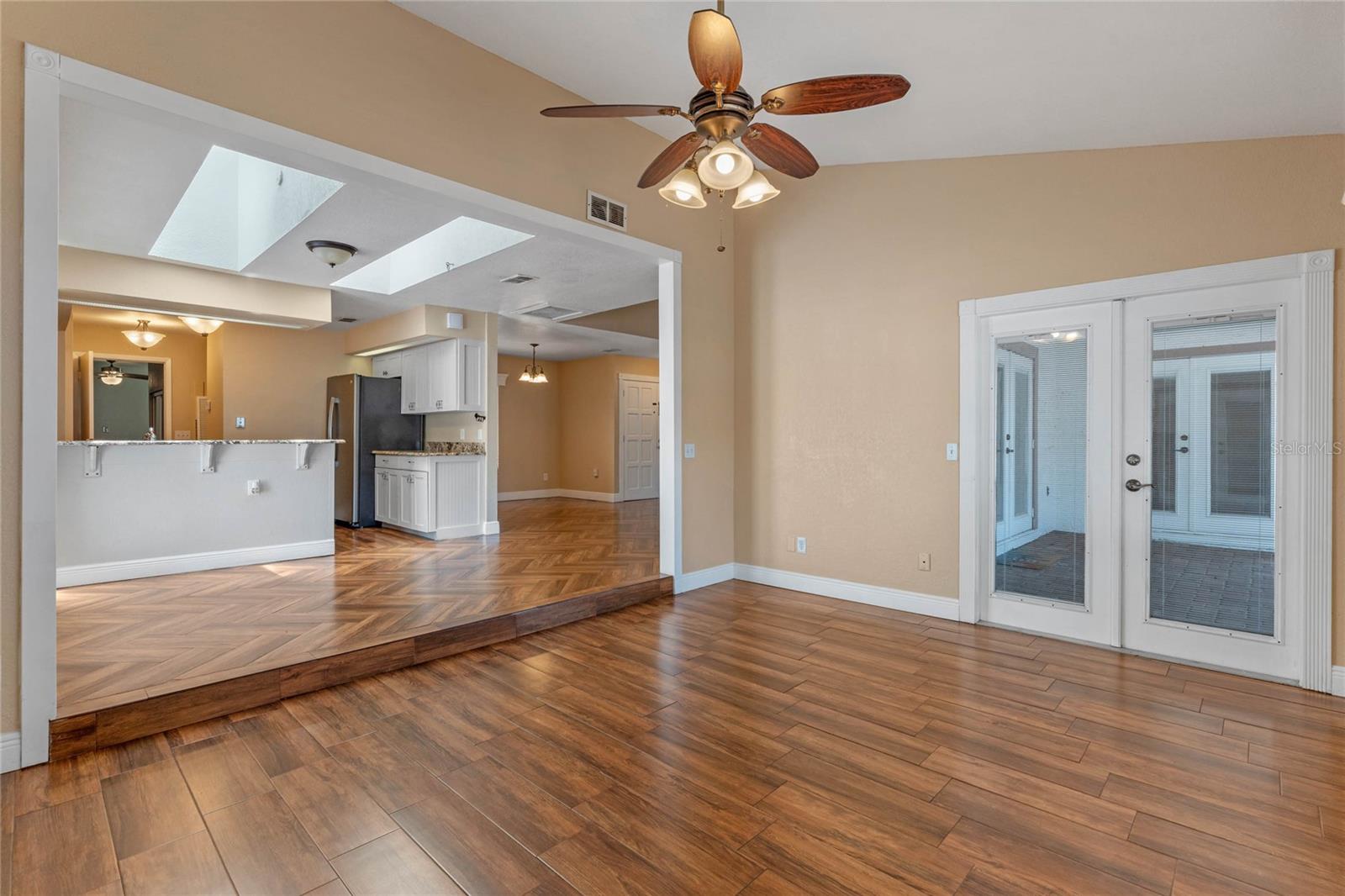 GREENWOOD LAKES - Residential