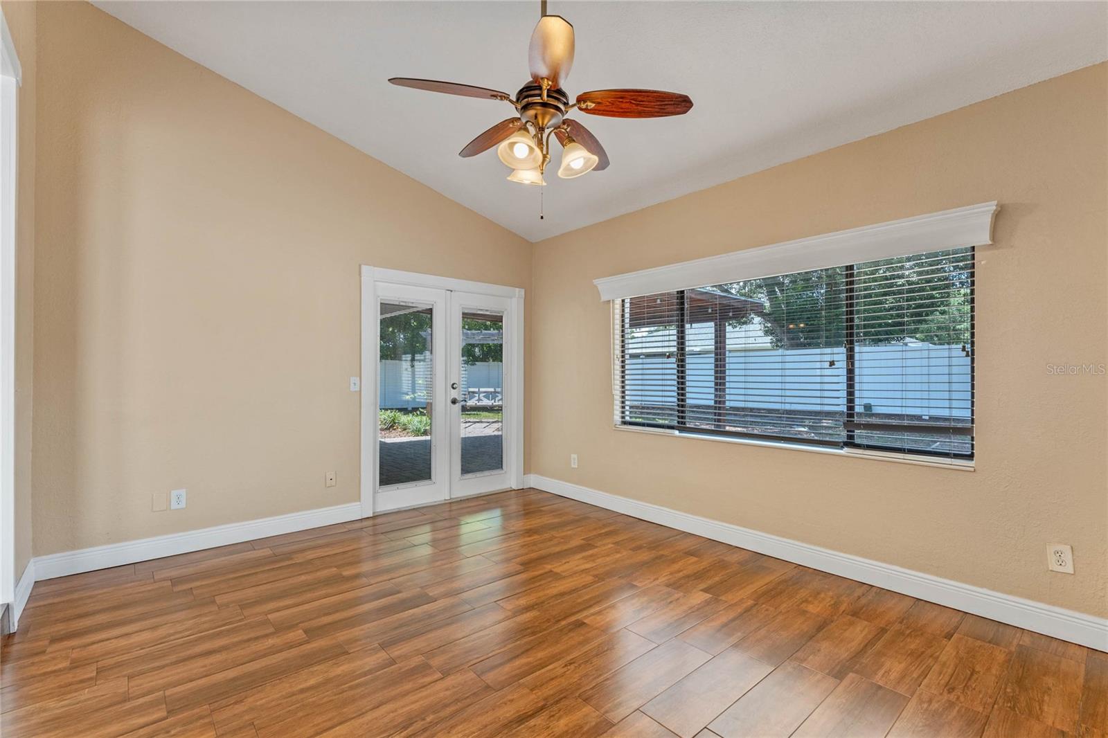 GREENWOOD LAKES - Residential