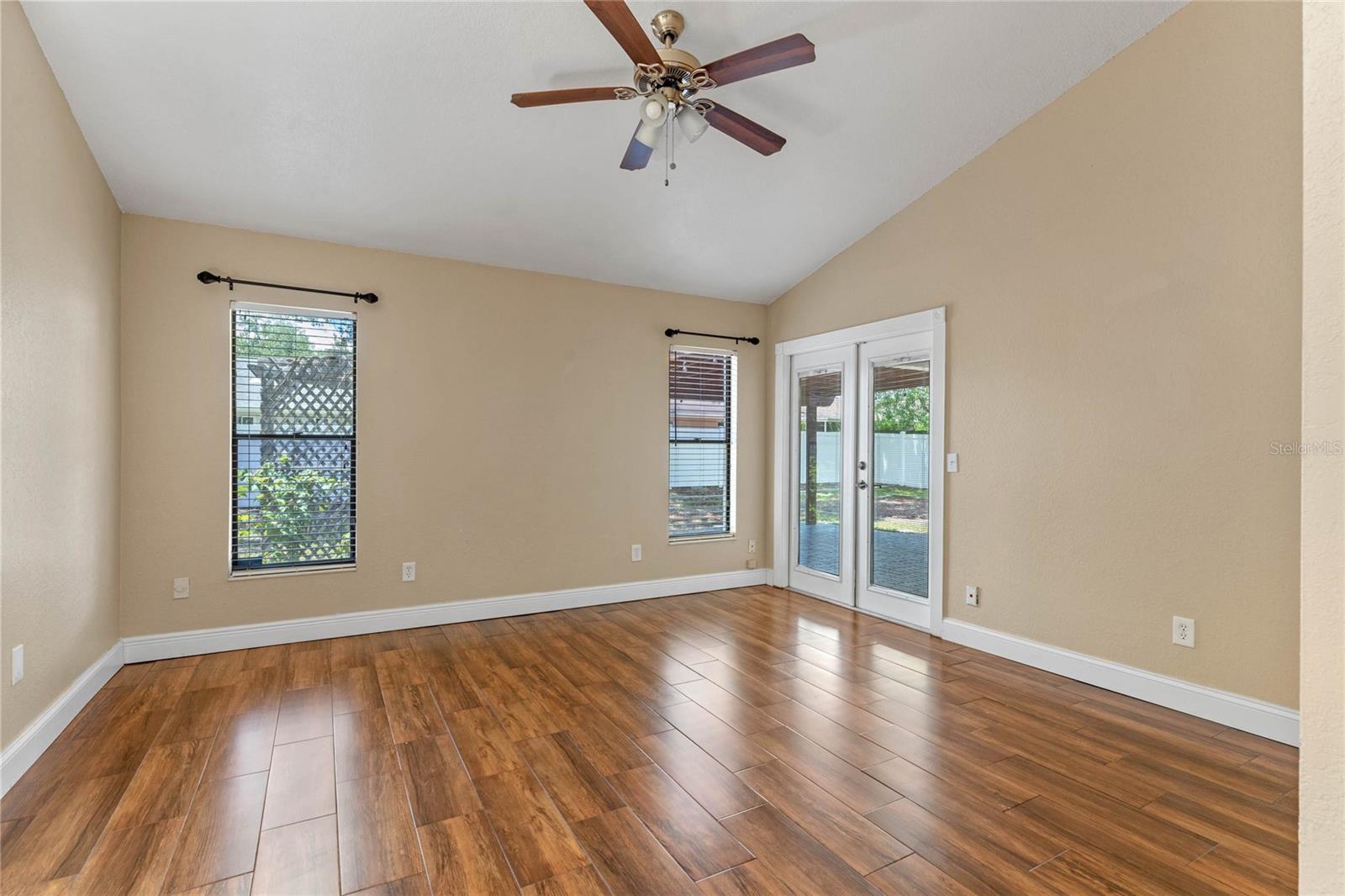 GREENWOOD LAKES - Residential