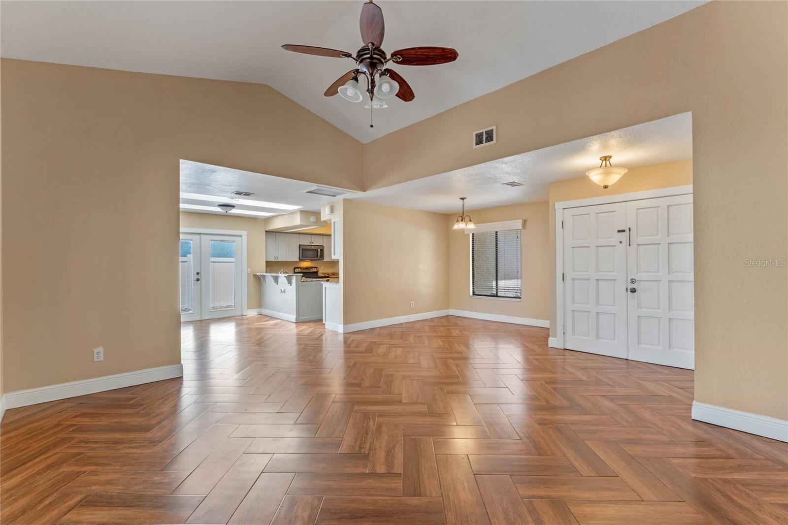GREENWOOD LAKES - Residential