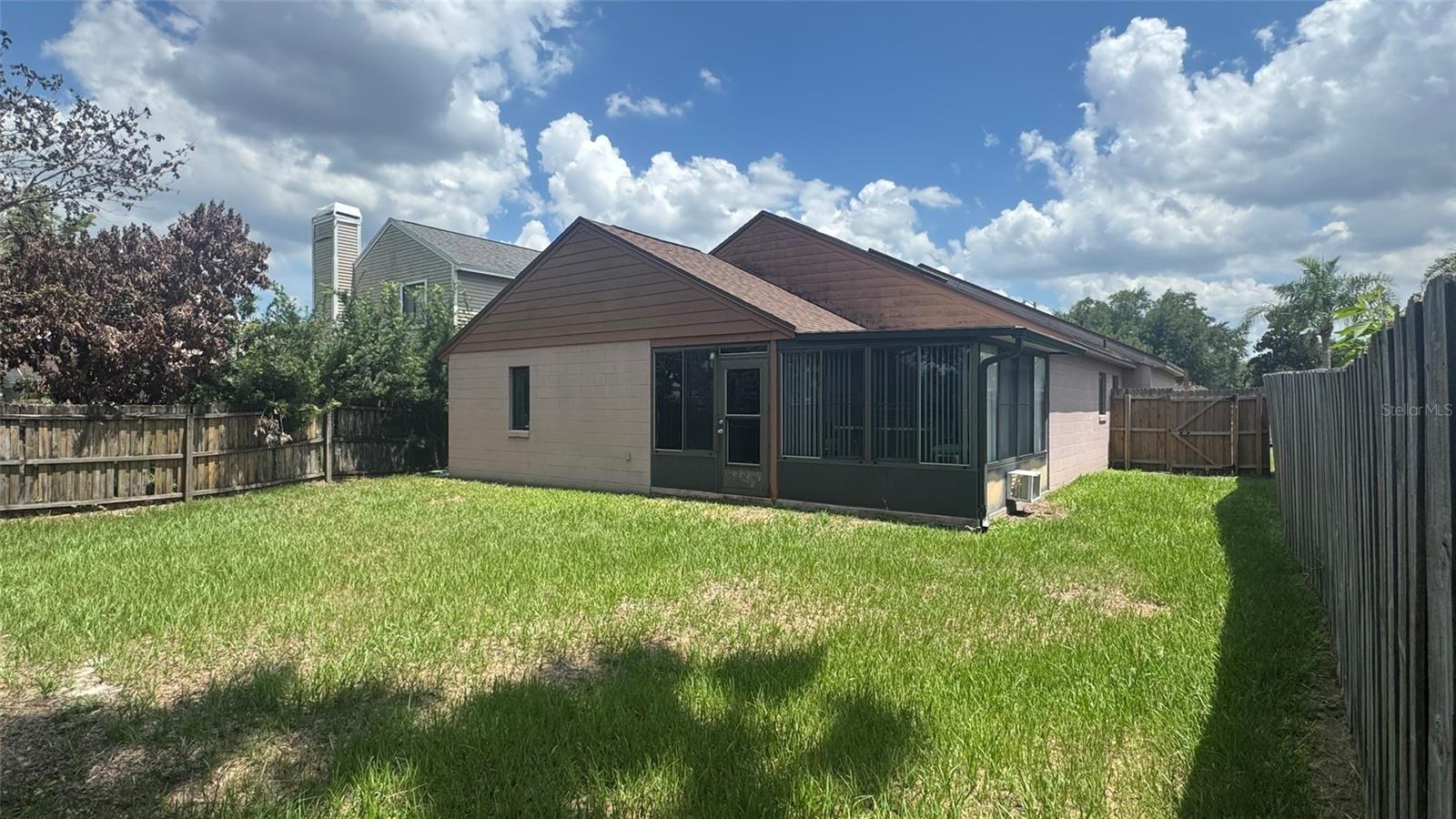 RIVER CHASE - Residential