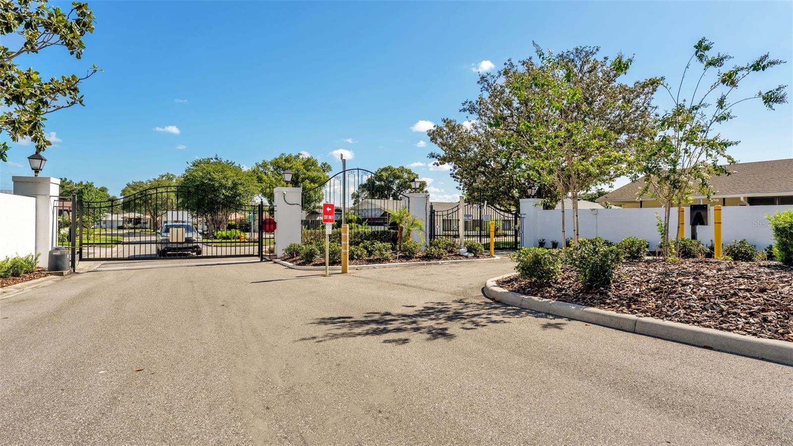 COLONNADES PH 01 - Residential