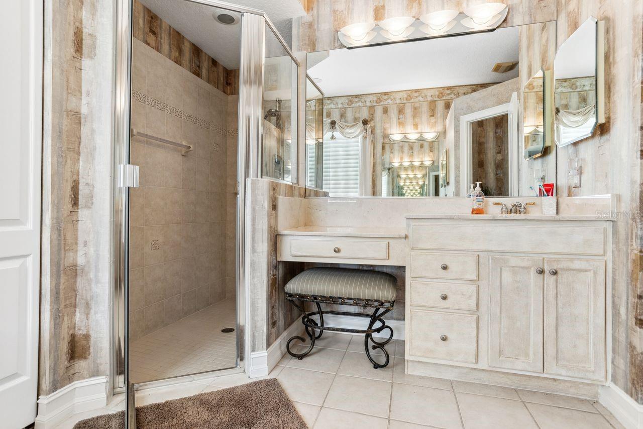 BAYOU CLUB ESTATES TR 5 PH 1 - Residential