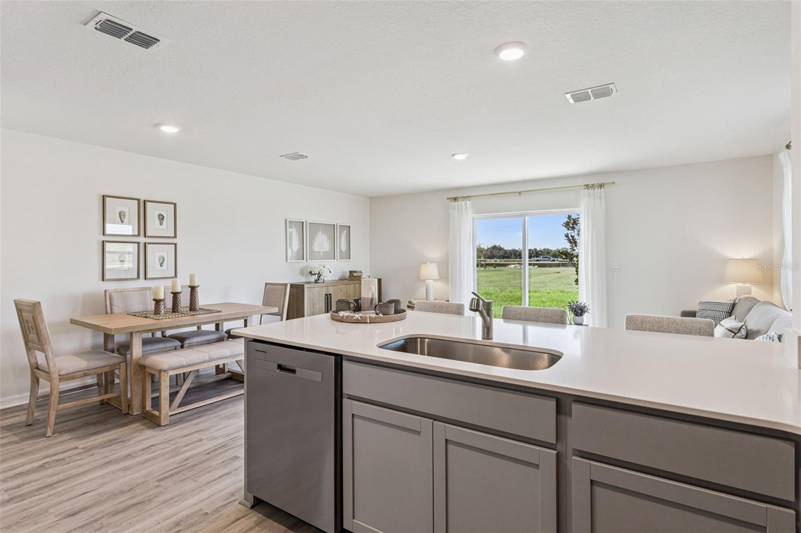 HAWTHORNE RANCH - Residential