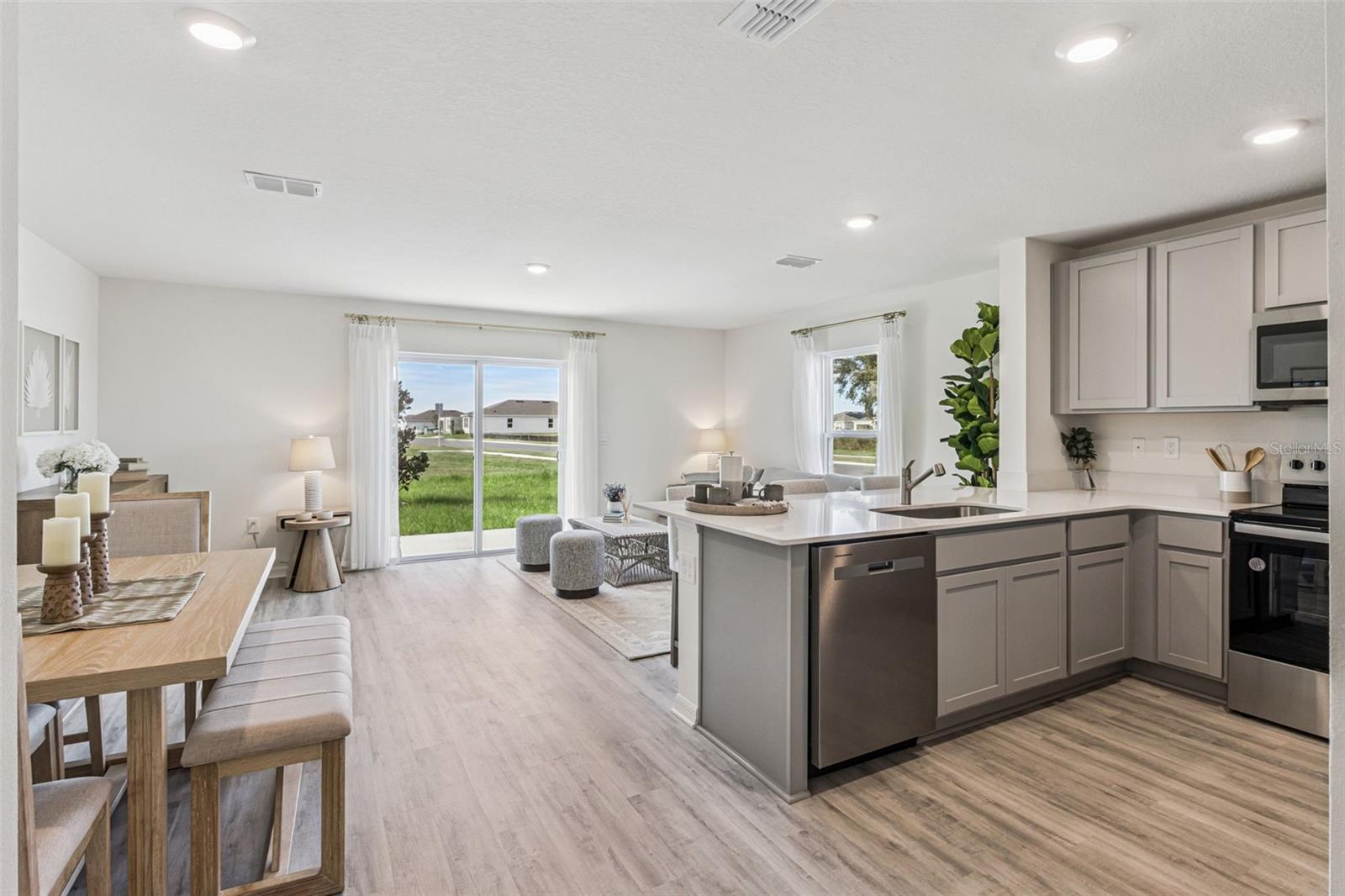 HAWTHORNE RANCH - Residential