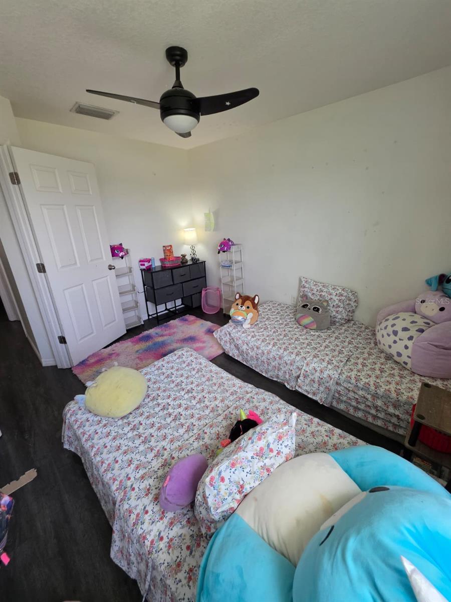 SHERMAN HILLS SEC 3 - Residential