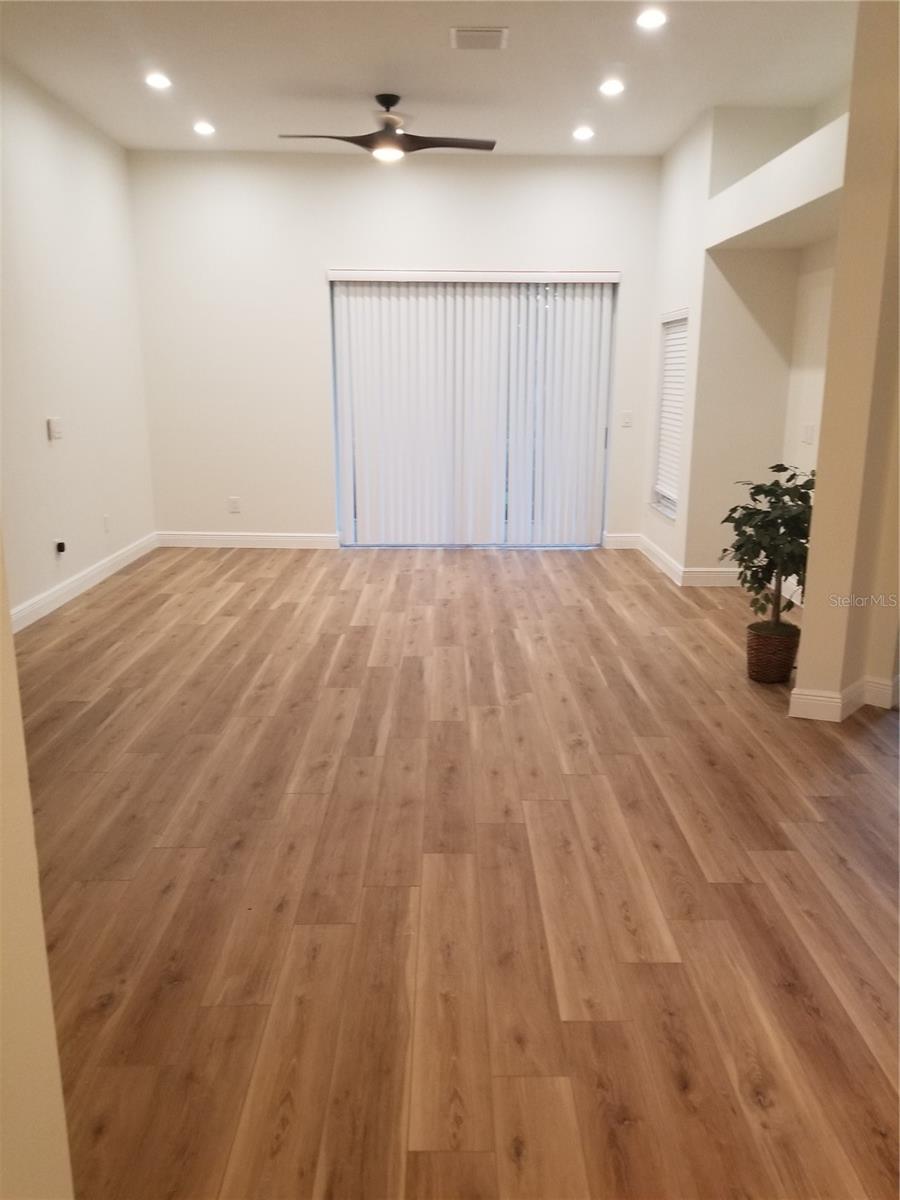 CROSS CREEK UNIT 1 - Residential Lease