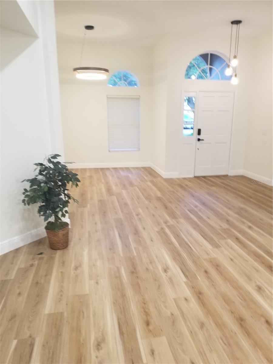 CROSS CREEK UNIT 1 - Residential Lease
