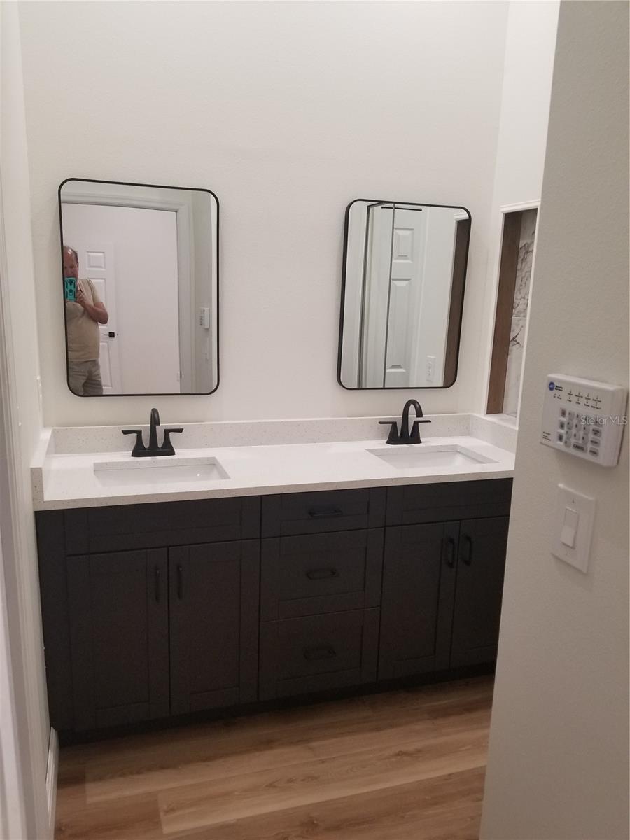 CROSS CREEK UNIT 1 - Residential Lease
