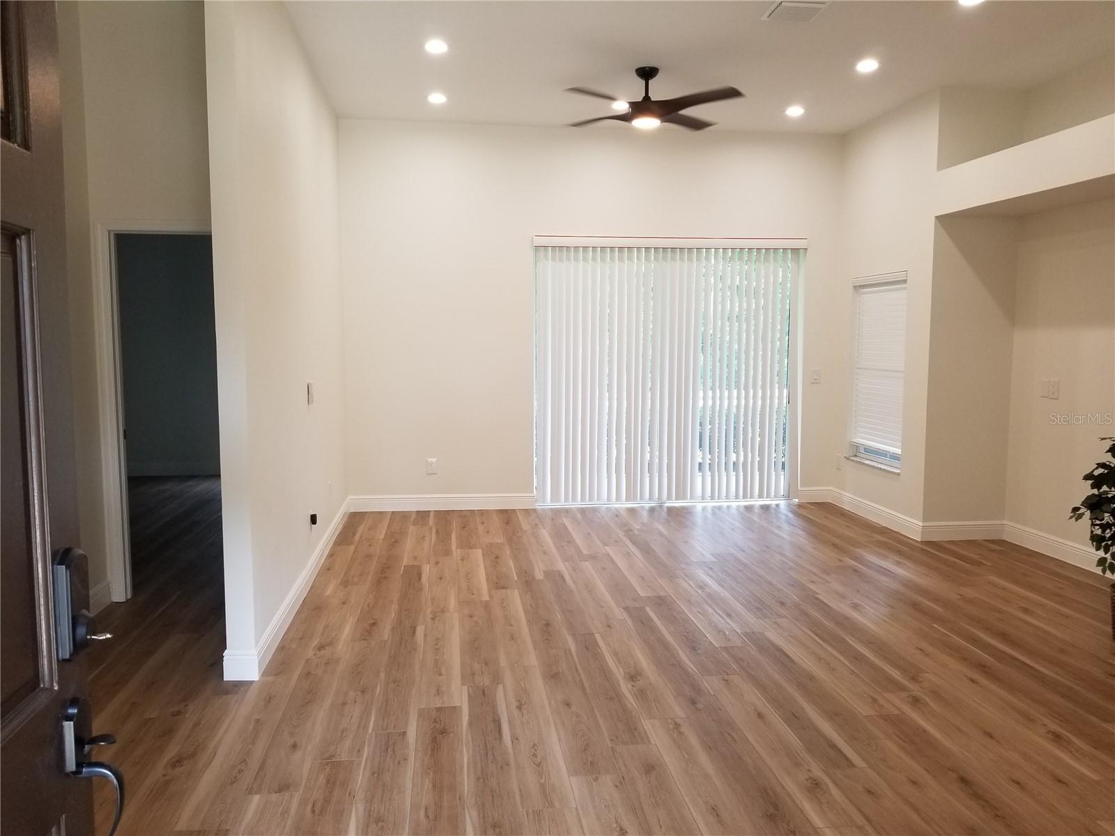 CROSS CREEK UNIT 1 - Residential Lease