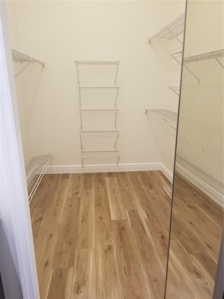 CROSS CREEK UNIT 1 - Residential Lease