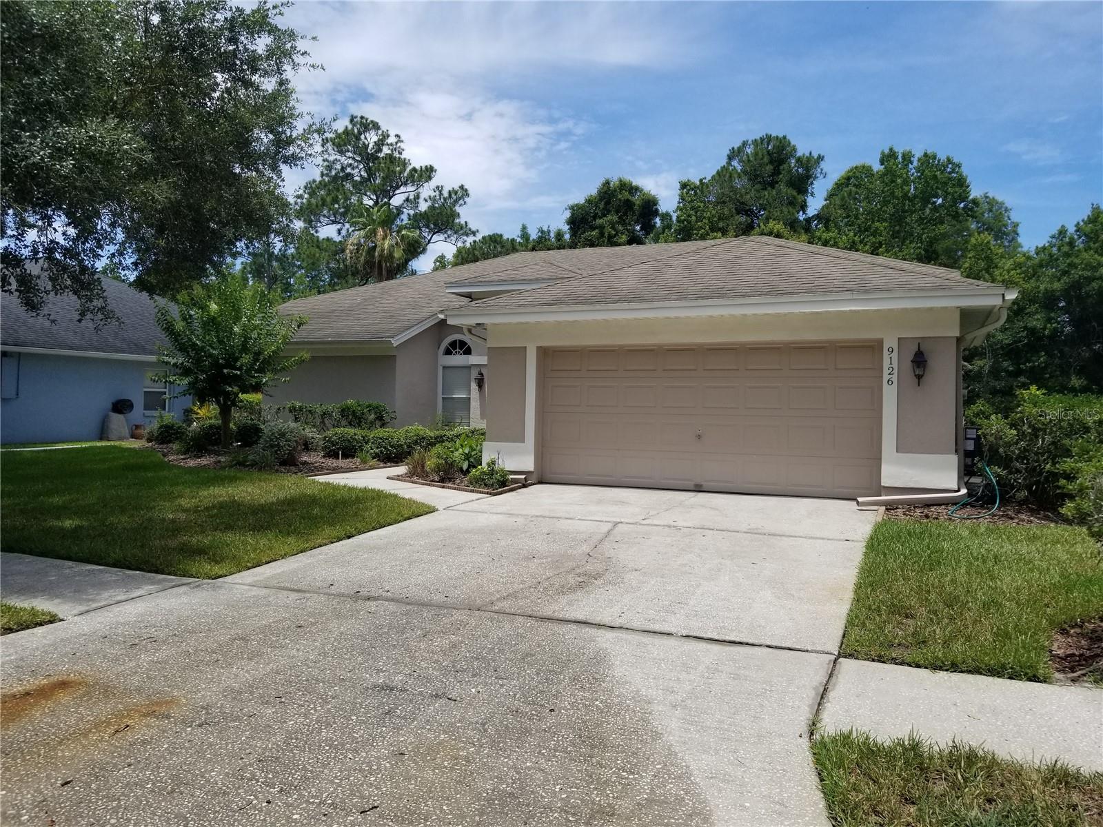 CROSS CREEK UNIT 1 - Residential Lease