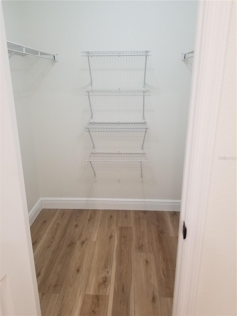 CROSS CREEK UNIT 1 - Residential Lease