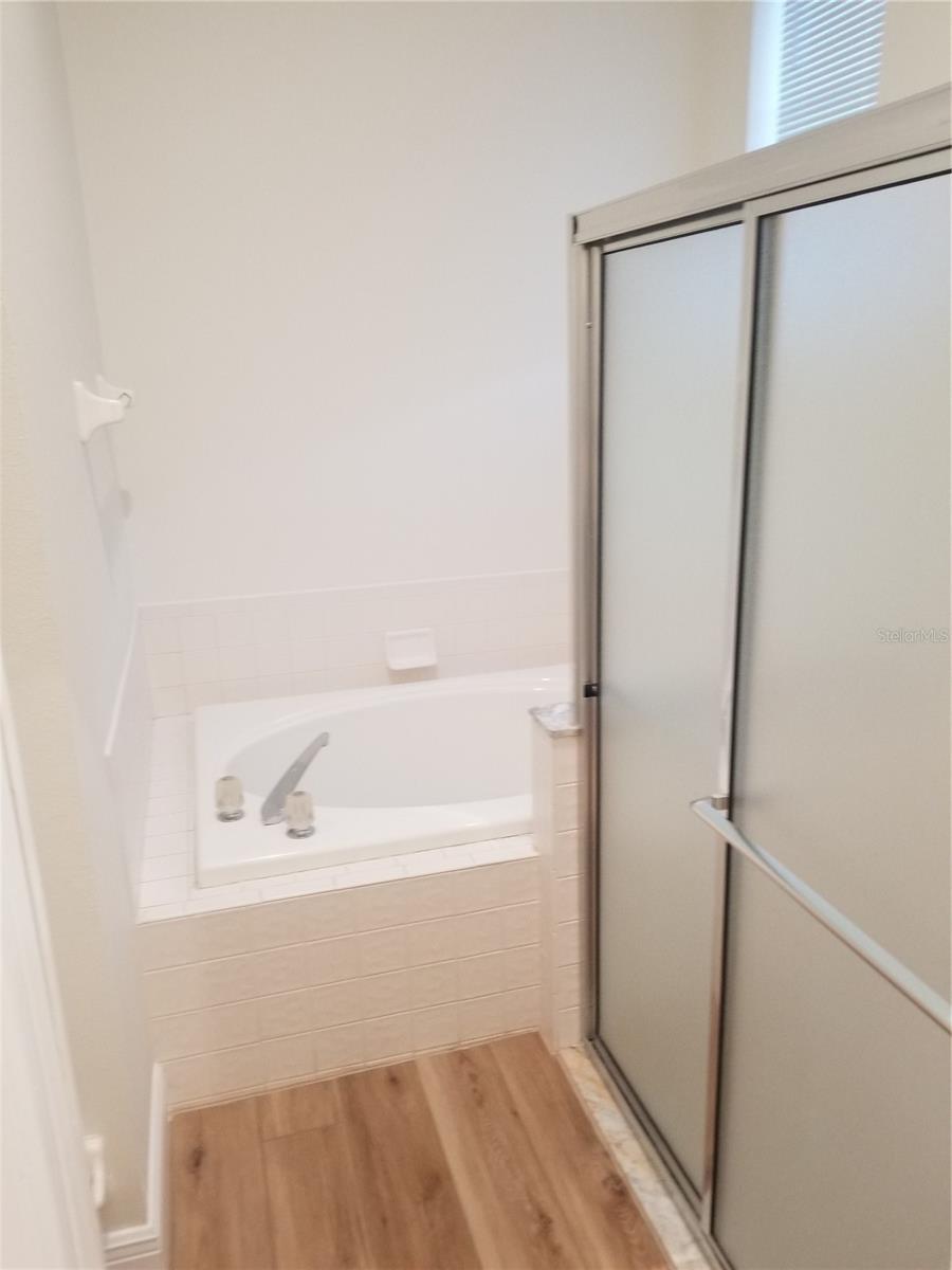 CROSS CREEK UNIT 1 - Residential Lease