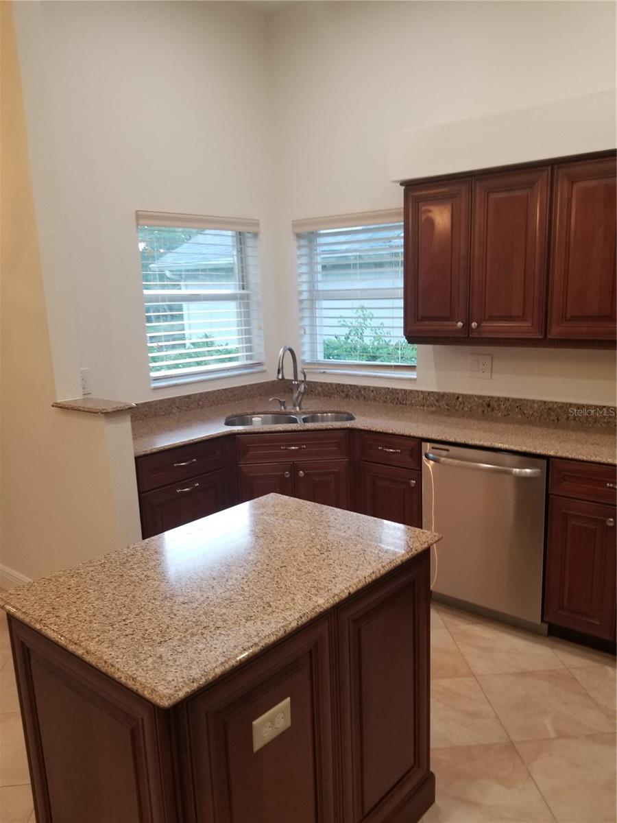 CROSS CREEK UNIT 1 - Residential Lease