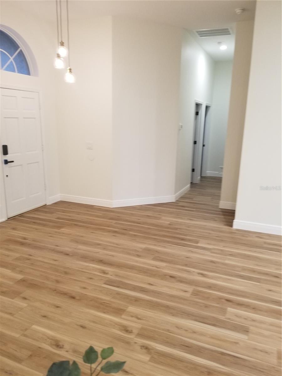 CROSS CREEK UNIT 1 - Residential Lease