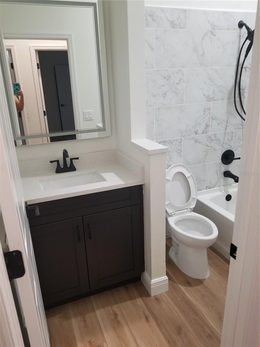 CROSS CREEK UNIT 1 - Residential Lease