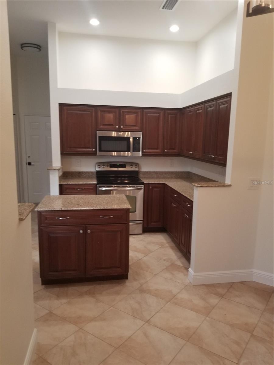 CROSS CREEK UNIT 1 - Residential Lease