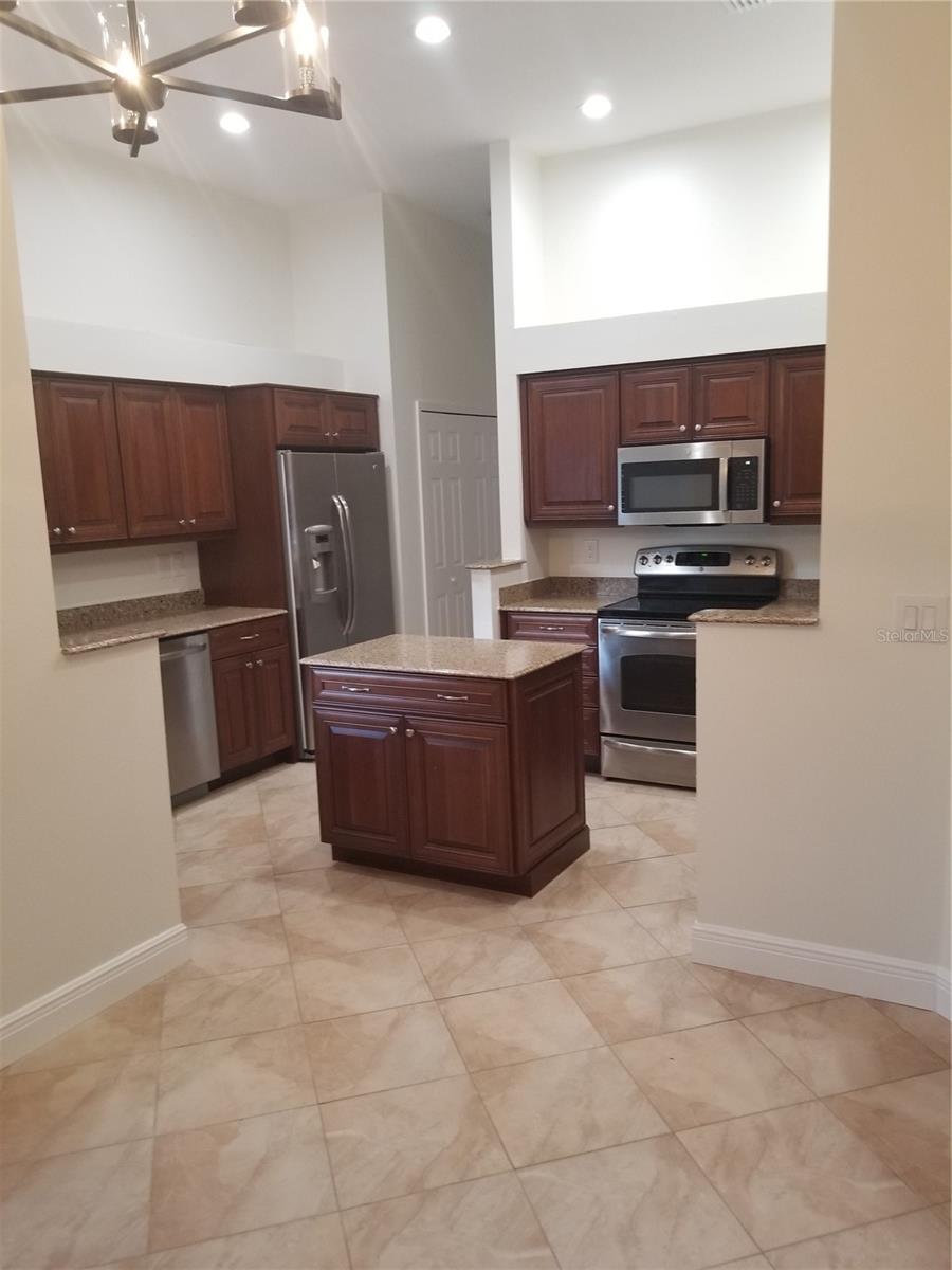 CROSS CREEK UNIT 1 - Residential Lease