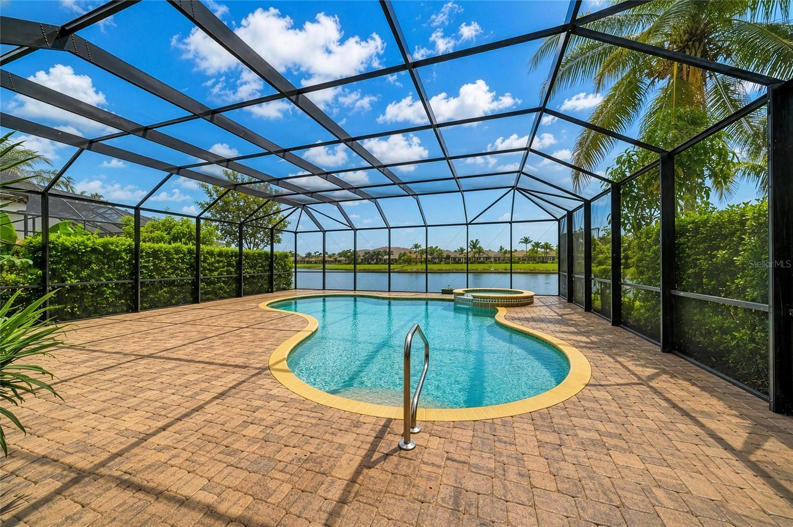 RIVERSTONE - Residential
