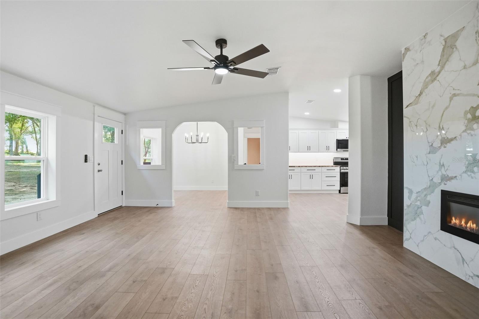 NW 1/4 OF NE 1/4 OF NW 1/4 DES IN OR 985 - Residential
