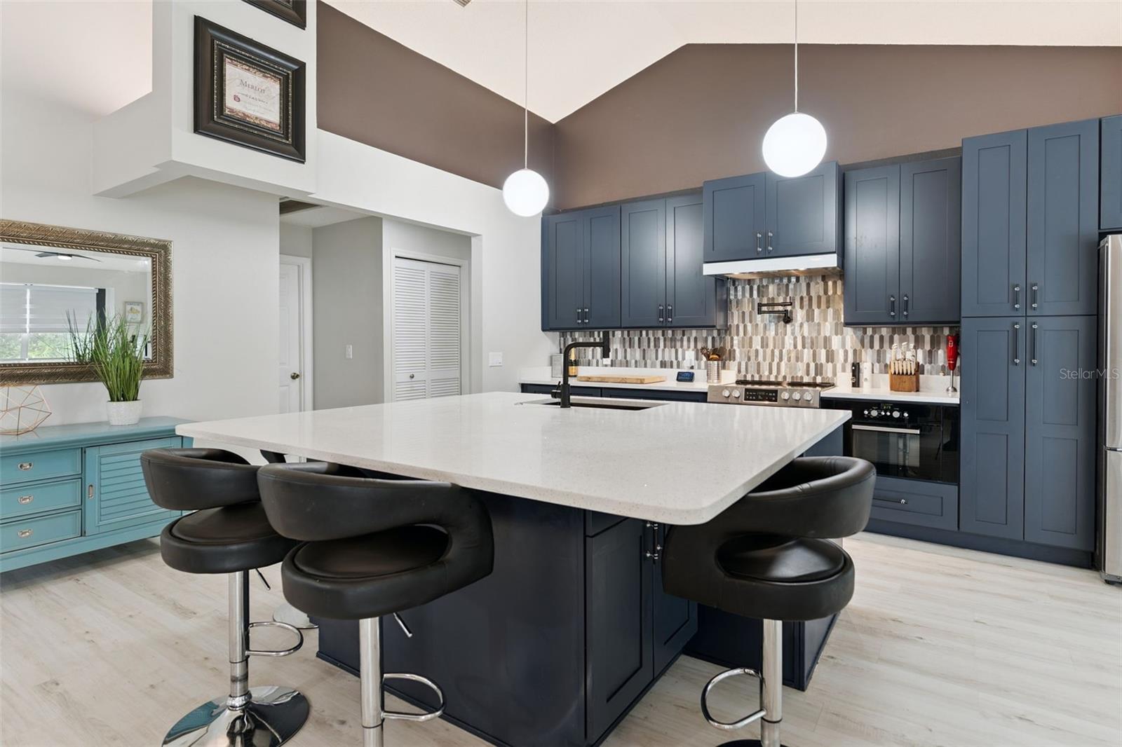 SEVEN HILLS - Residential