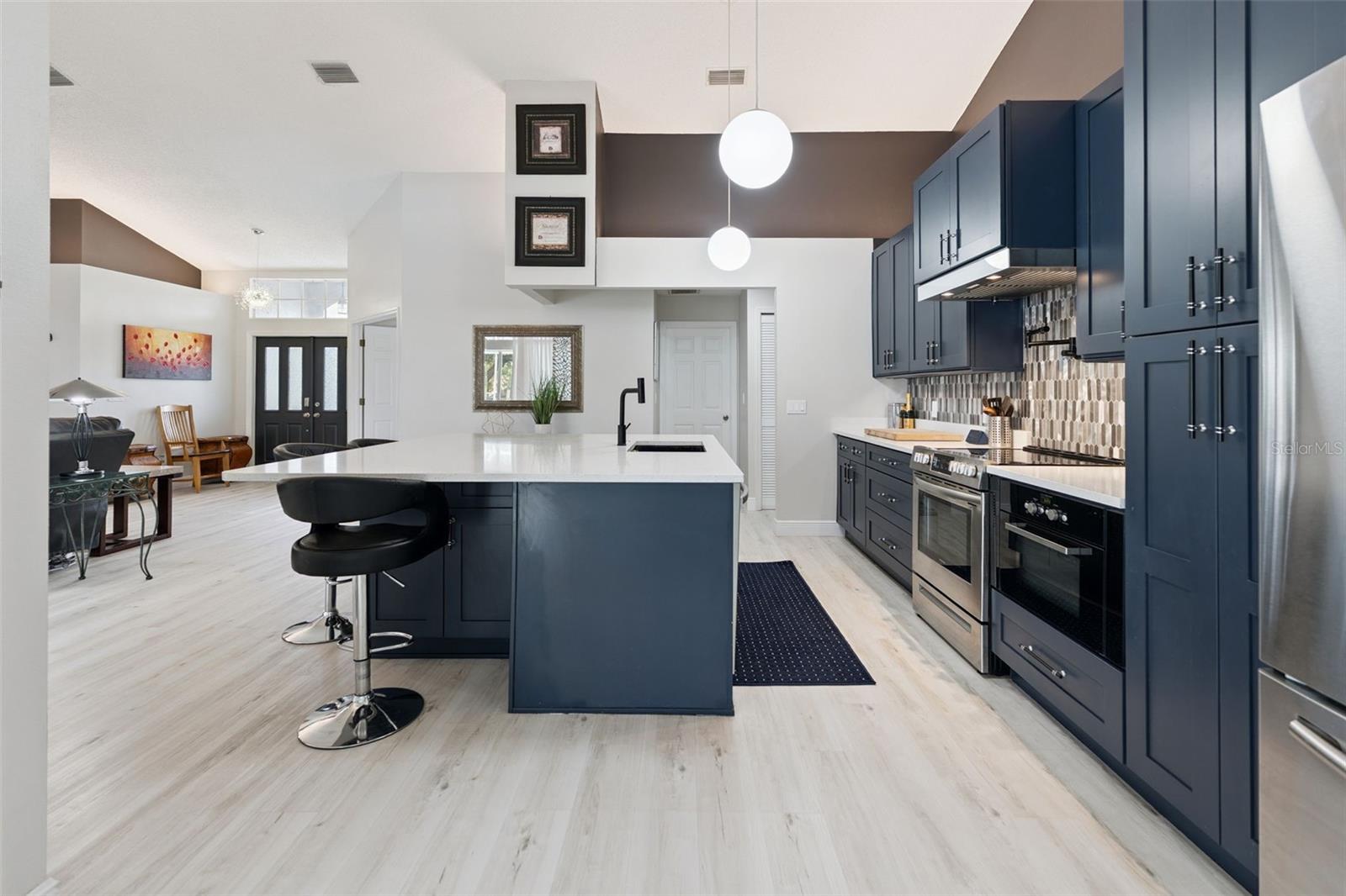 SEVEN HILLS - Residential