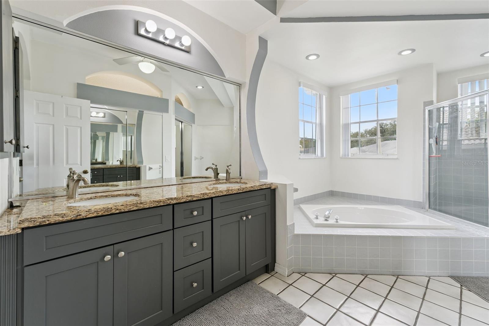 SEVEN HILLS - Residential