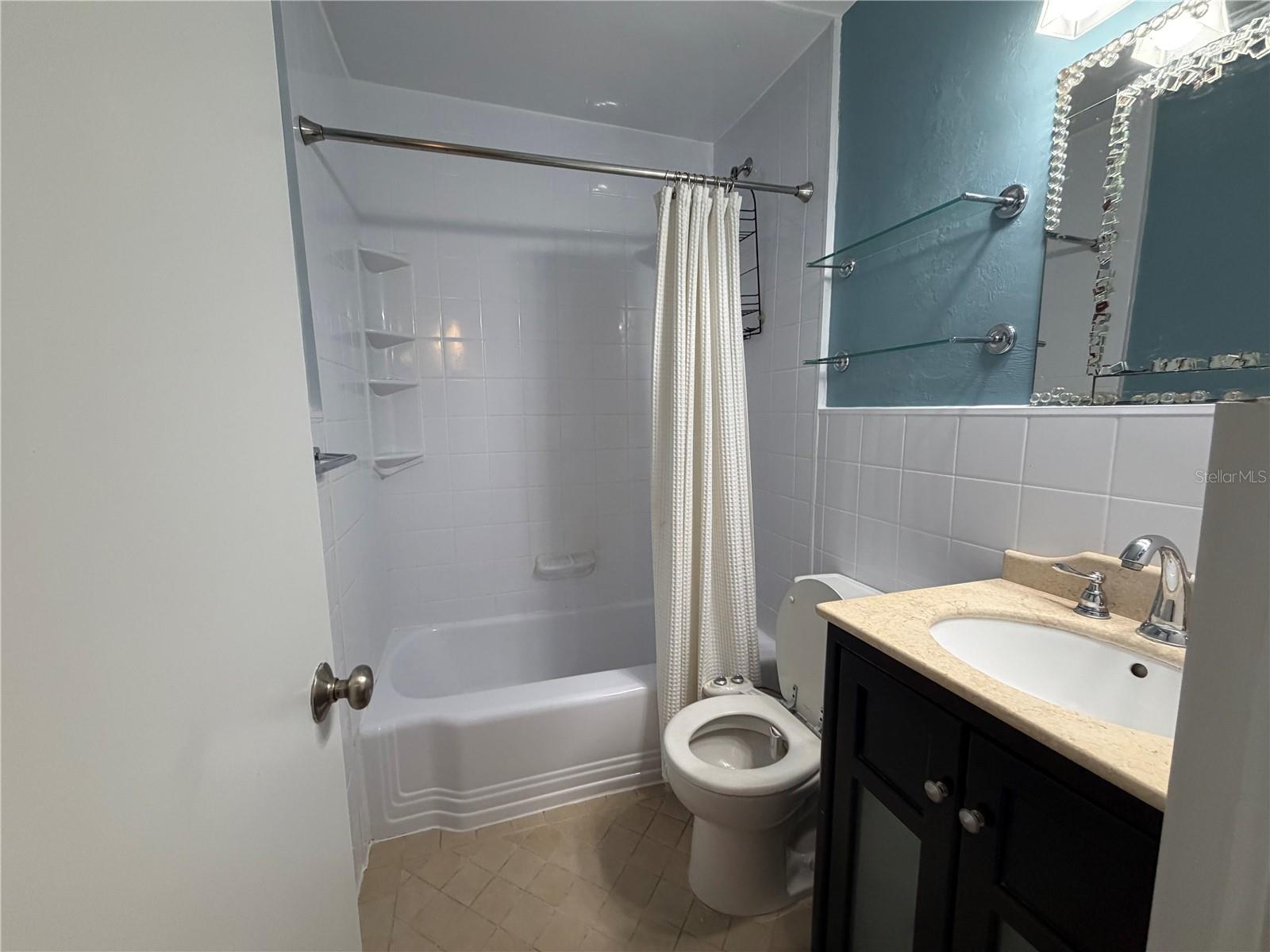 GOLF VIEW ESTATES - Residential Lease