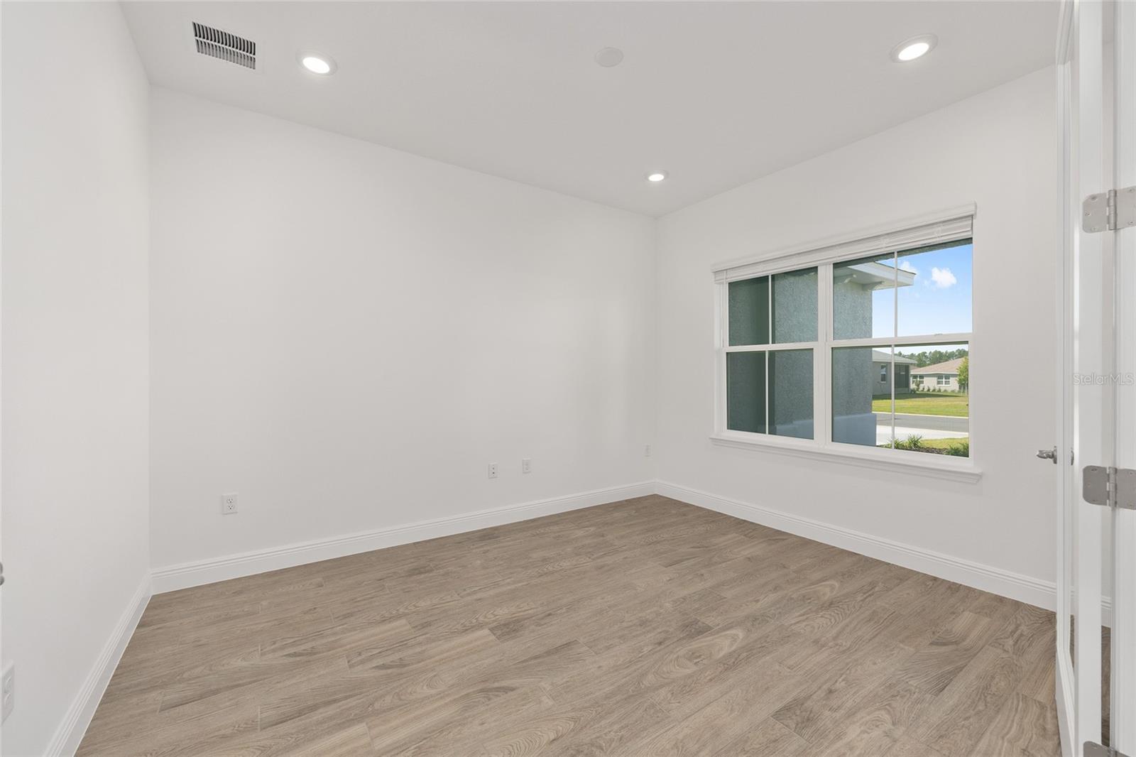 ON TOP OF THE WORLD - Residential