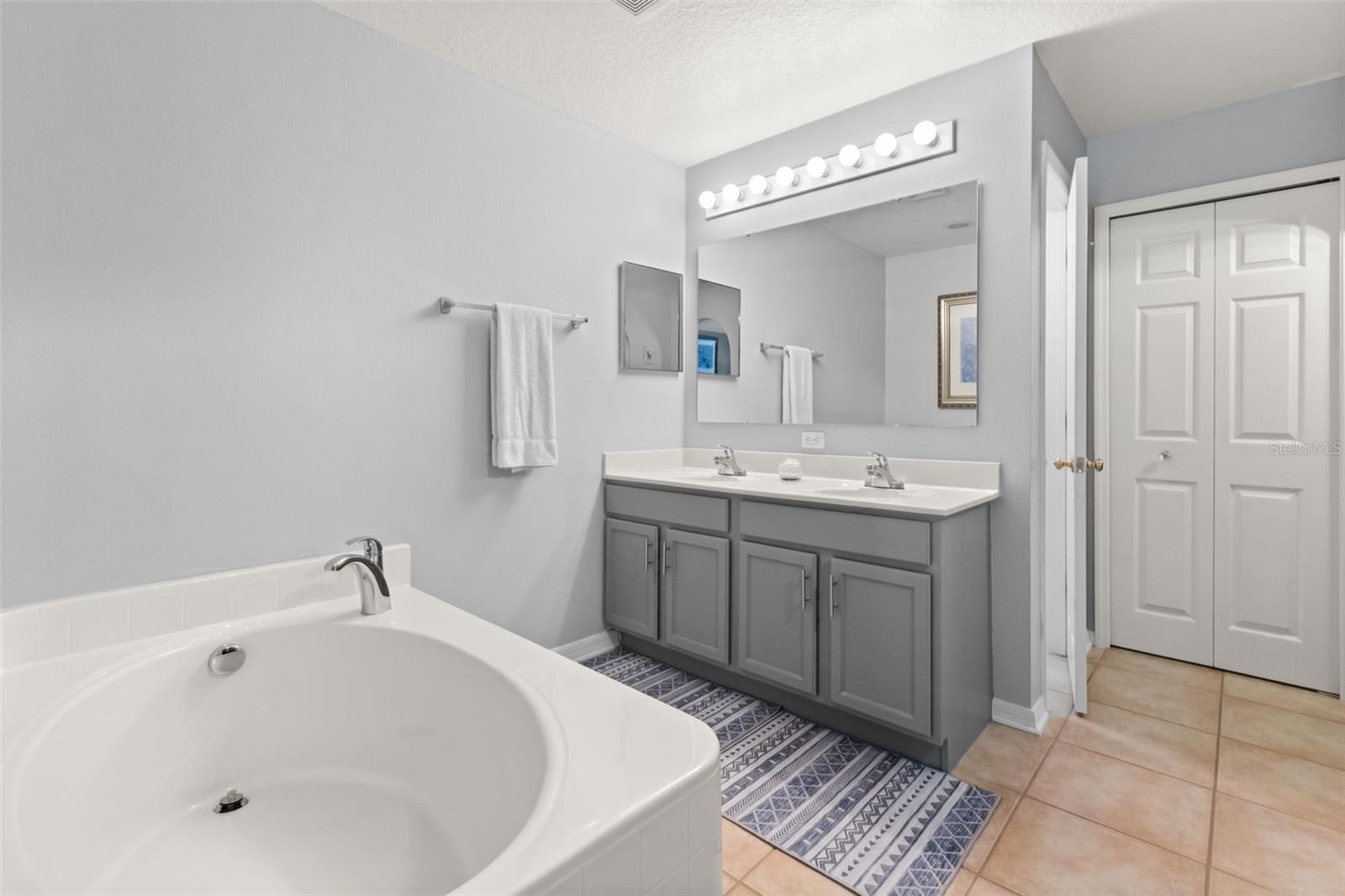LAKE DOE COVE PH 04 A & M - Residential