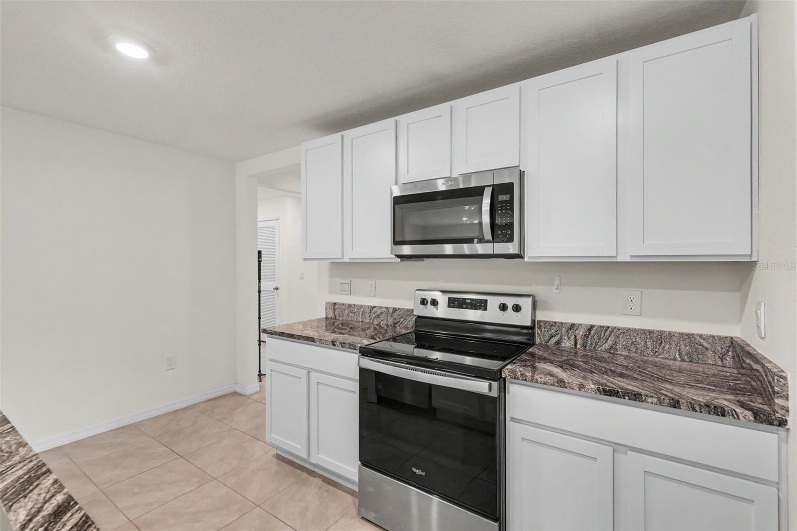 HERNANDO OAKS PH 3 - Residential