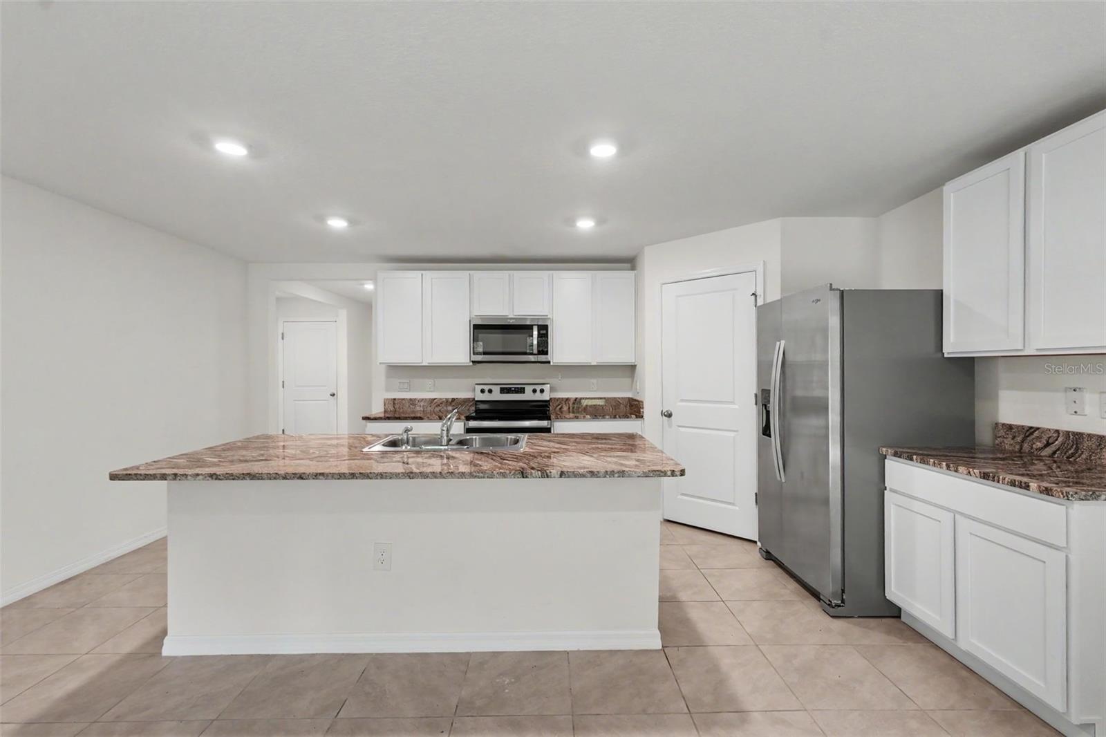 HERNANDO OAKS PH 3 - Residential