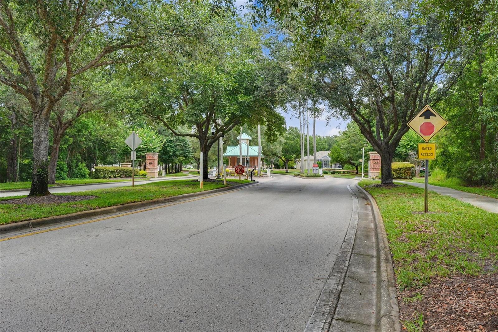 HERNANDO OAKS PH 3 - Residential