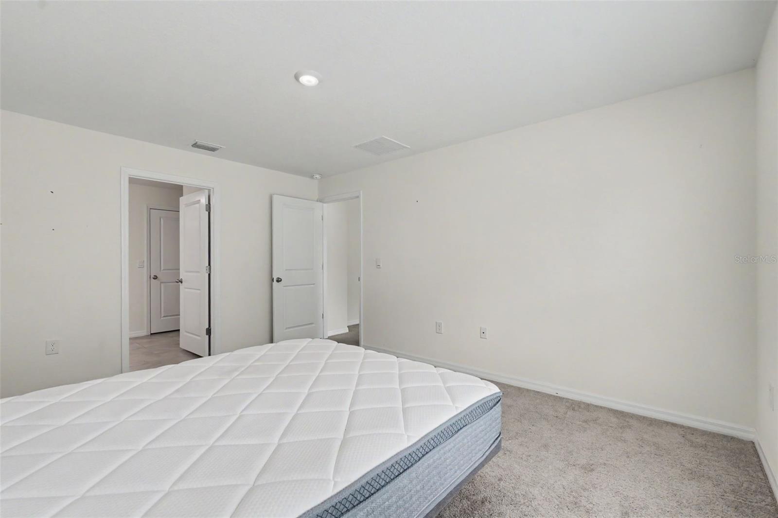 HERNANDO OAKS PH 3 - Residential