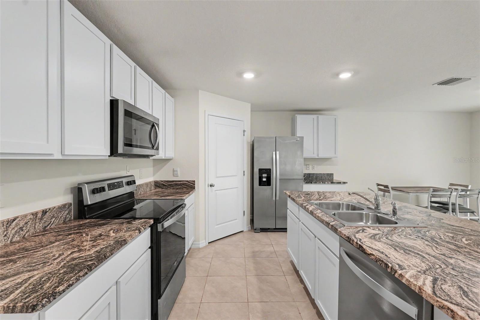 HERNANDO OAKS PH 3 - Residential