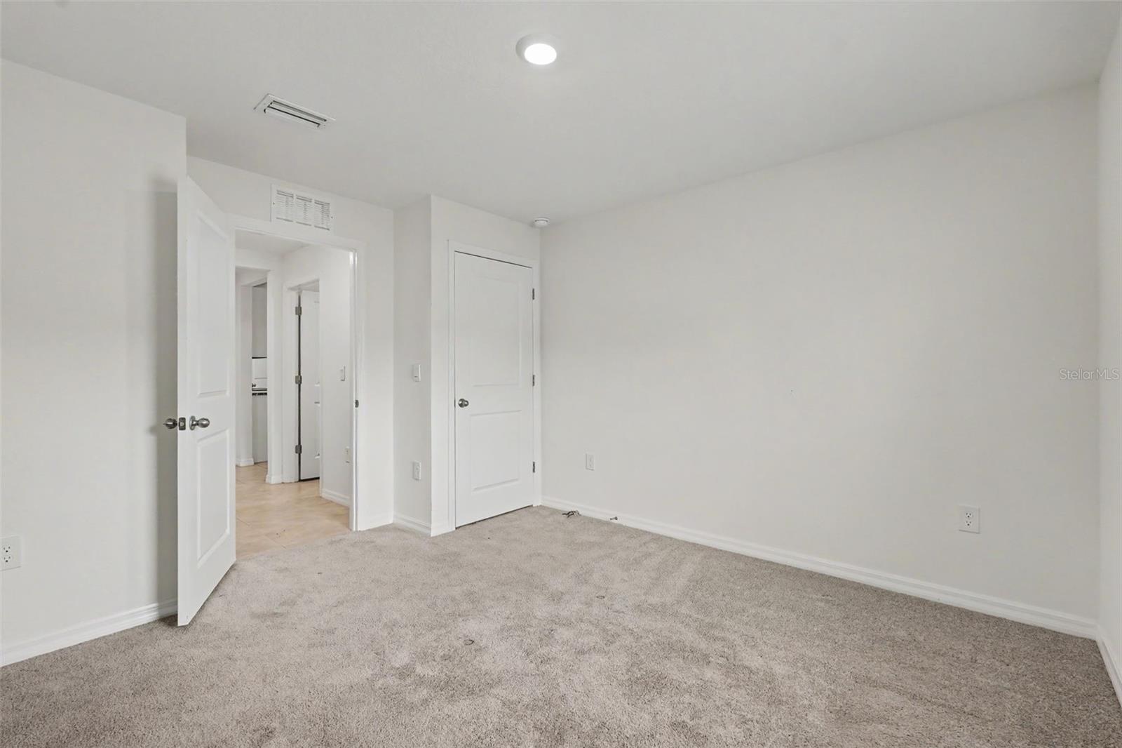 HERNANDO OAKS PH 3 - Residential