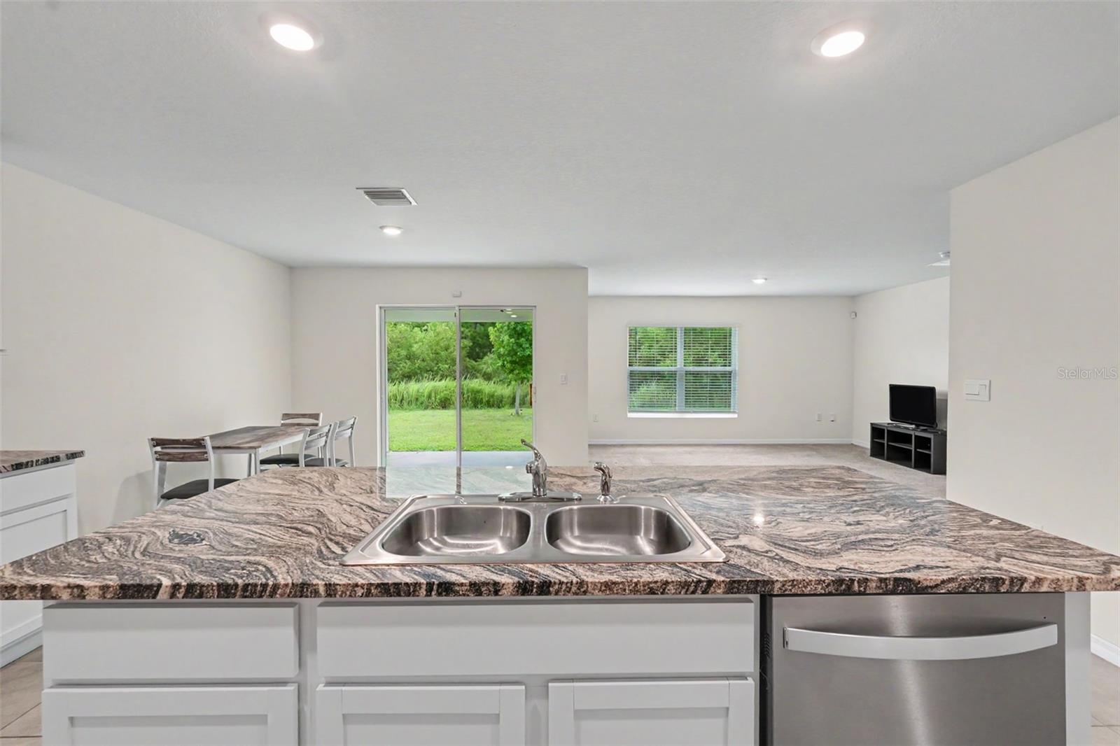 HERNANDO OAKS PH 3 - Residential