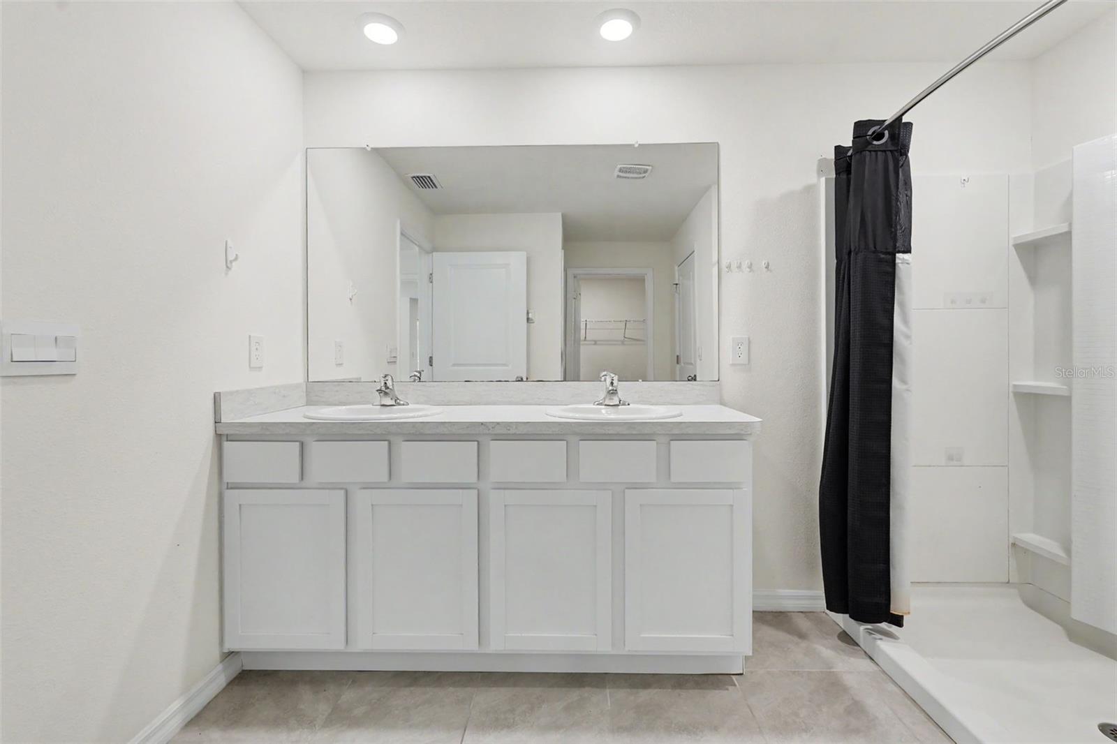HERNANDO OAKS PH 3 - Residential