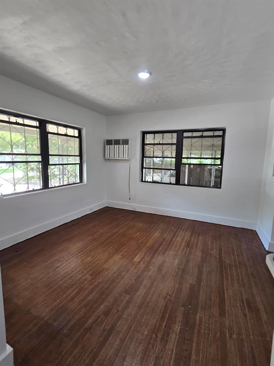 INWOOD - Residential