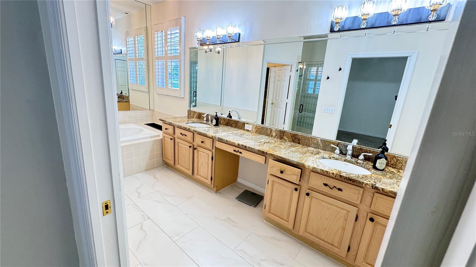CRESCENT OAKS COUNTRY CLUB PH 1 - Residential