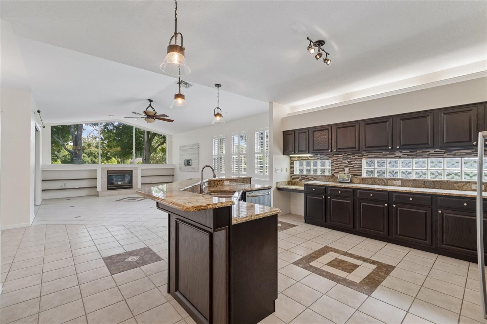 CRESCENT OAKS COUNTRY CLUB PH 1 - Residential