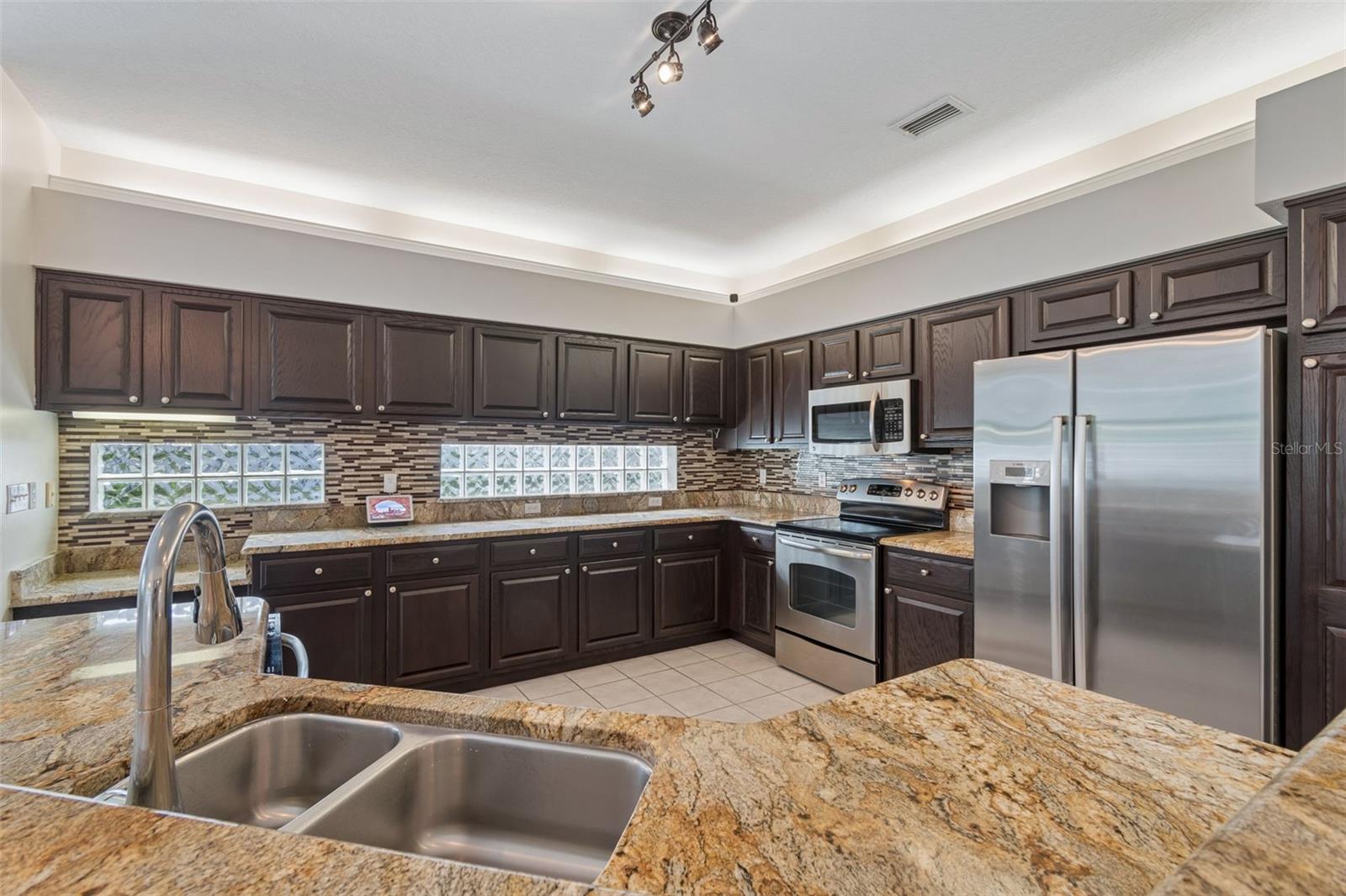 CRESCENT OAKS COUNTRY CLUB PH 1 - Residential