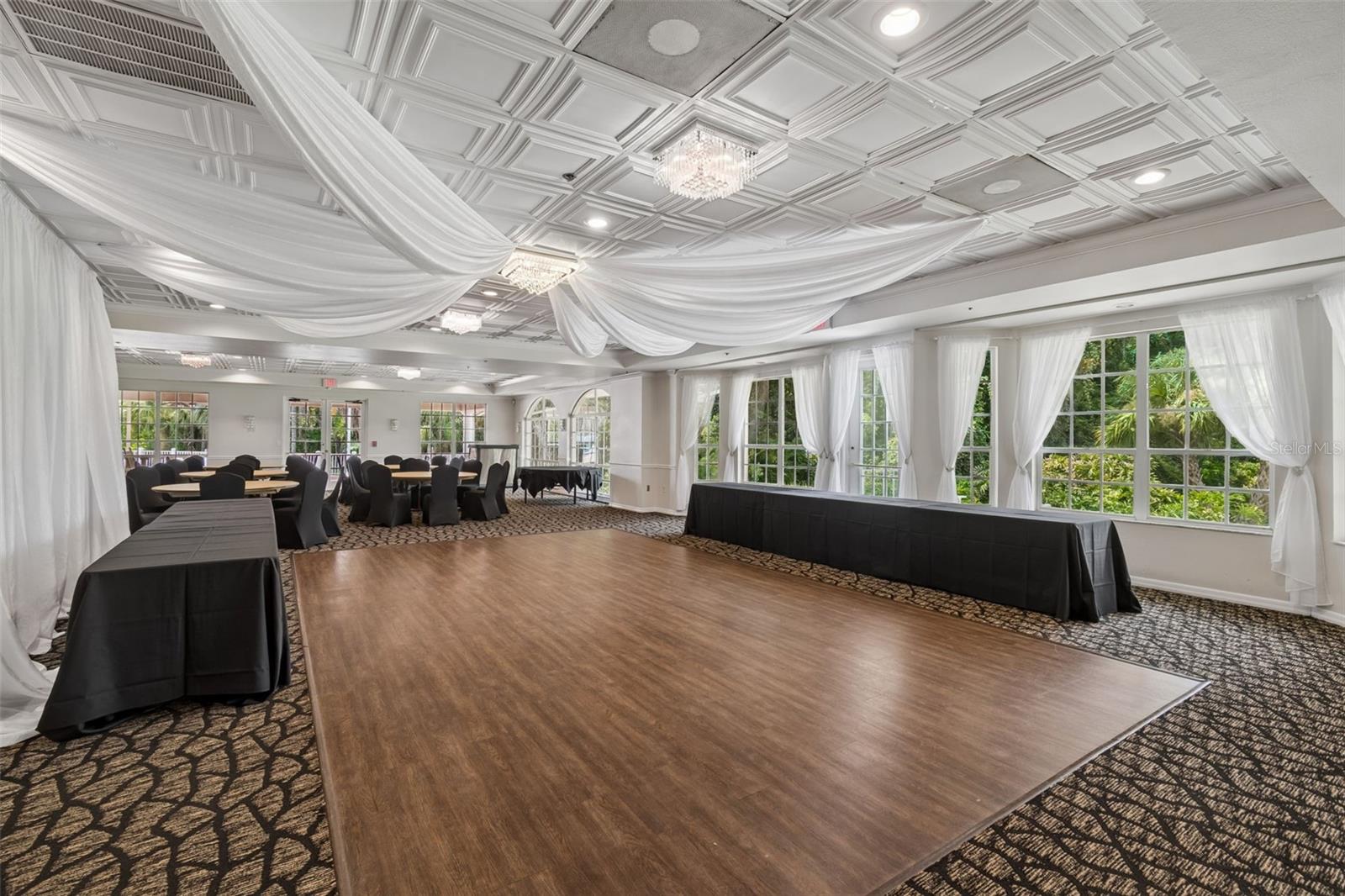 CRESCENT OAKS COUNTRY CLUB PH 1 - Residential