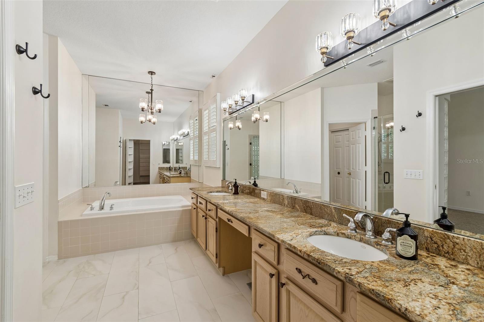 CRESCENT OAKS COUNTRY CLUB PH 1 - Residential
