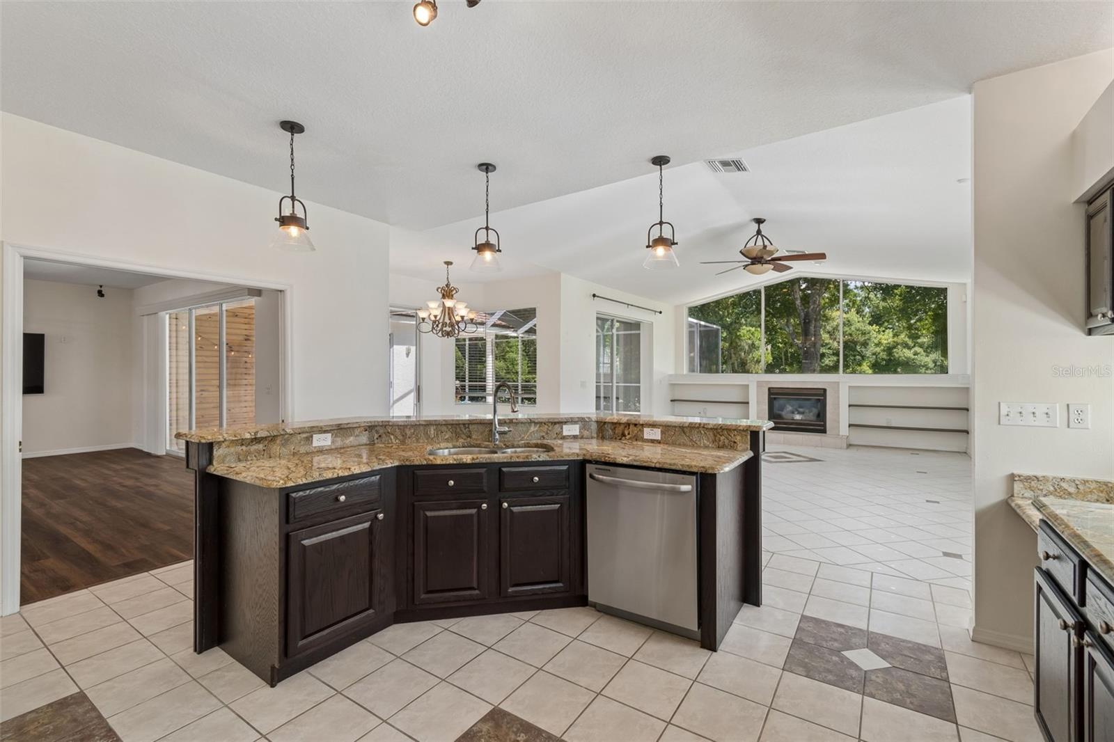 CRESCENT OAKS COUNTRY CLUB PH 1 - Residential