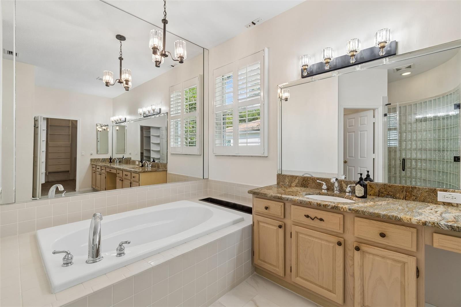 CRESCENT OAKS COUNTRY CLUB PH 1 - Residential